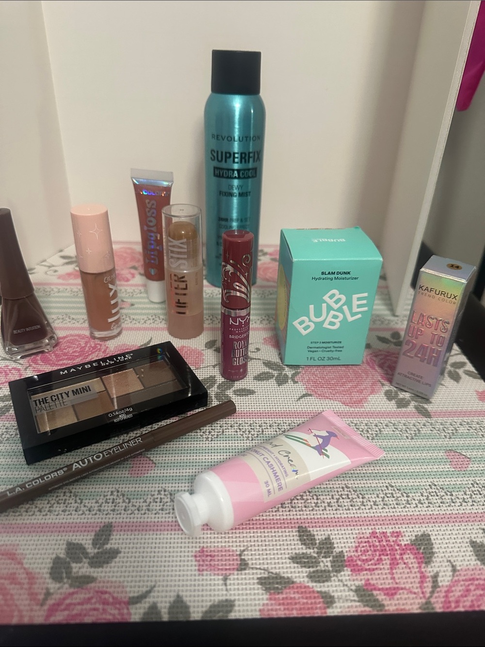11 pc set of makeup. All items are new.